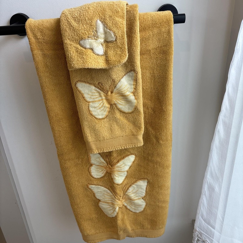 VTG Sears Colormates Bath Towel Set (5) Yellow w/ Embroidered Butterflies 1980s
